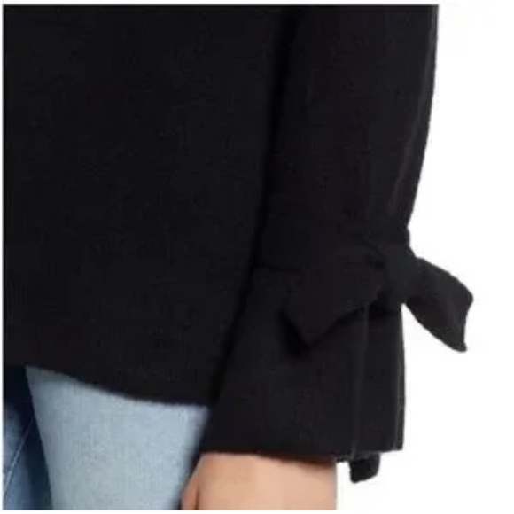 Halogen Black Top with Bows - Picture 2 of 9